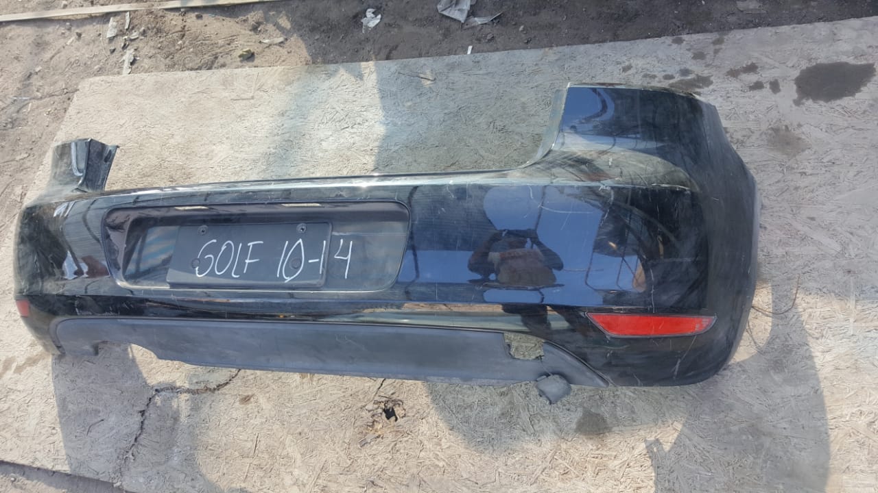 PARACHOQUES POSTERIOR VOLKSWAGEN GOLF 2010 AL 2014